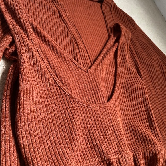 Women's Two Piece Set - Picture 4 of 7